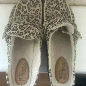 White mountain animal print leather clogs men's size 12